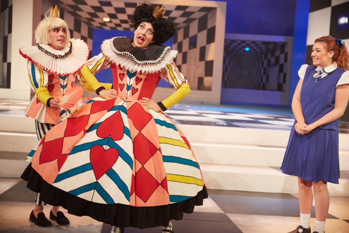 Alice-in-Wonderland-at-the-Sherman-Theatre.-Photo-by-Mark-Douet-C31B5998-V2
